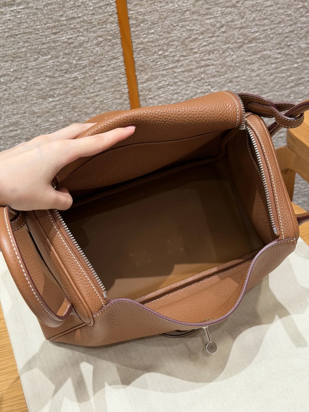 에르메스 린디 30 가방 상세 이미지 6