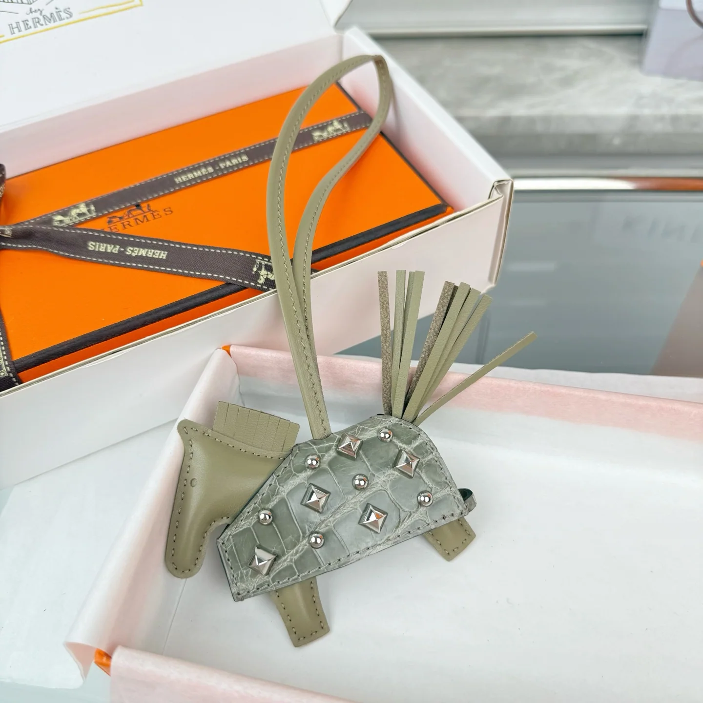 에르메스 크로커다일 가죽 포니 키링 상세 이미지 4