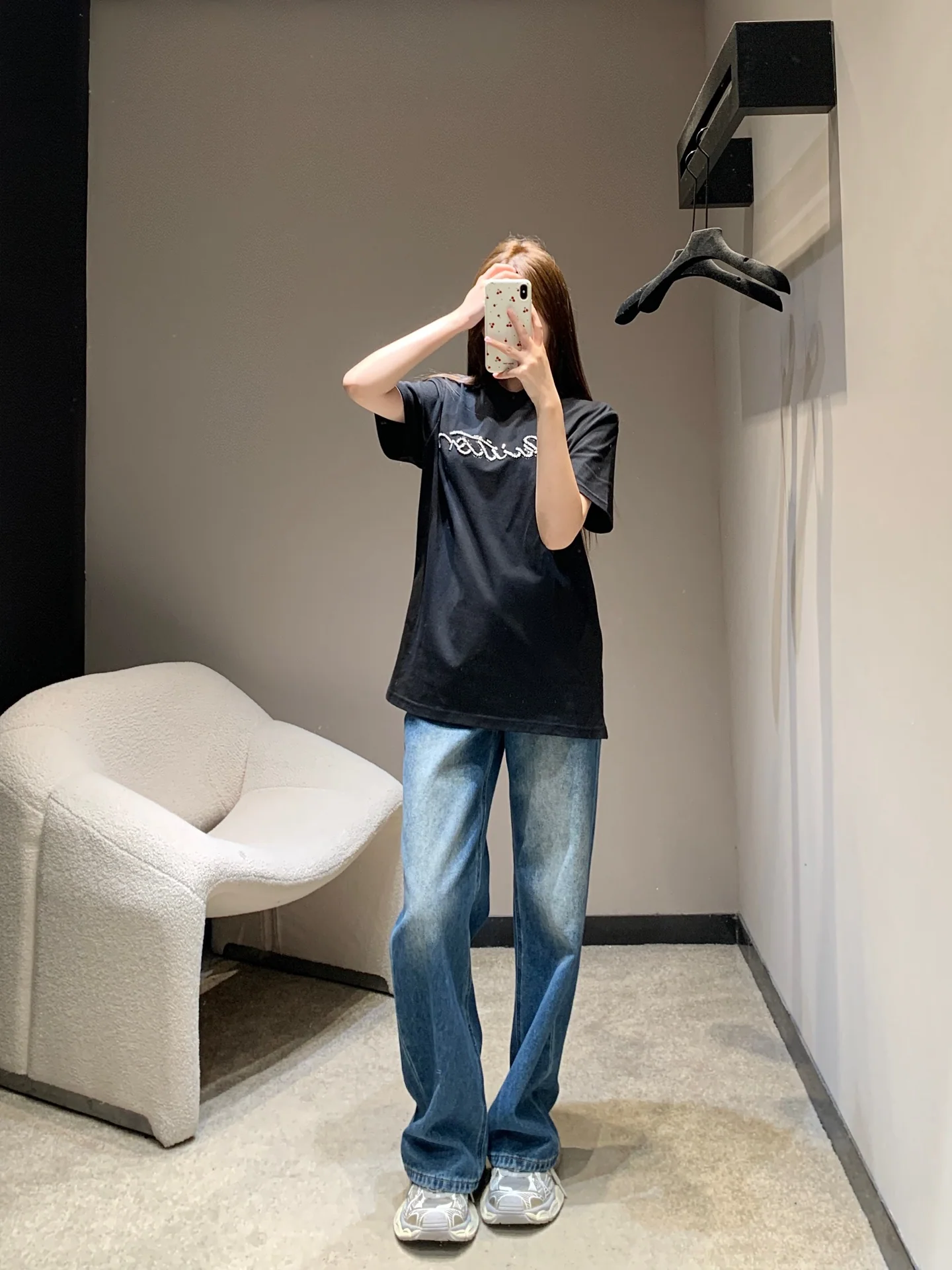 루이비통 비즈 자수 크루넥 코튼 반팔 티셔츠 2026 SS 상세 이미지 6