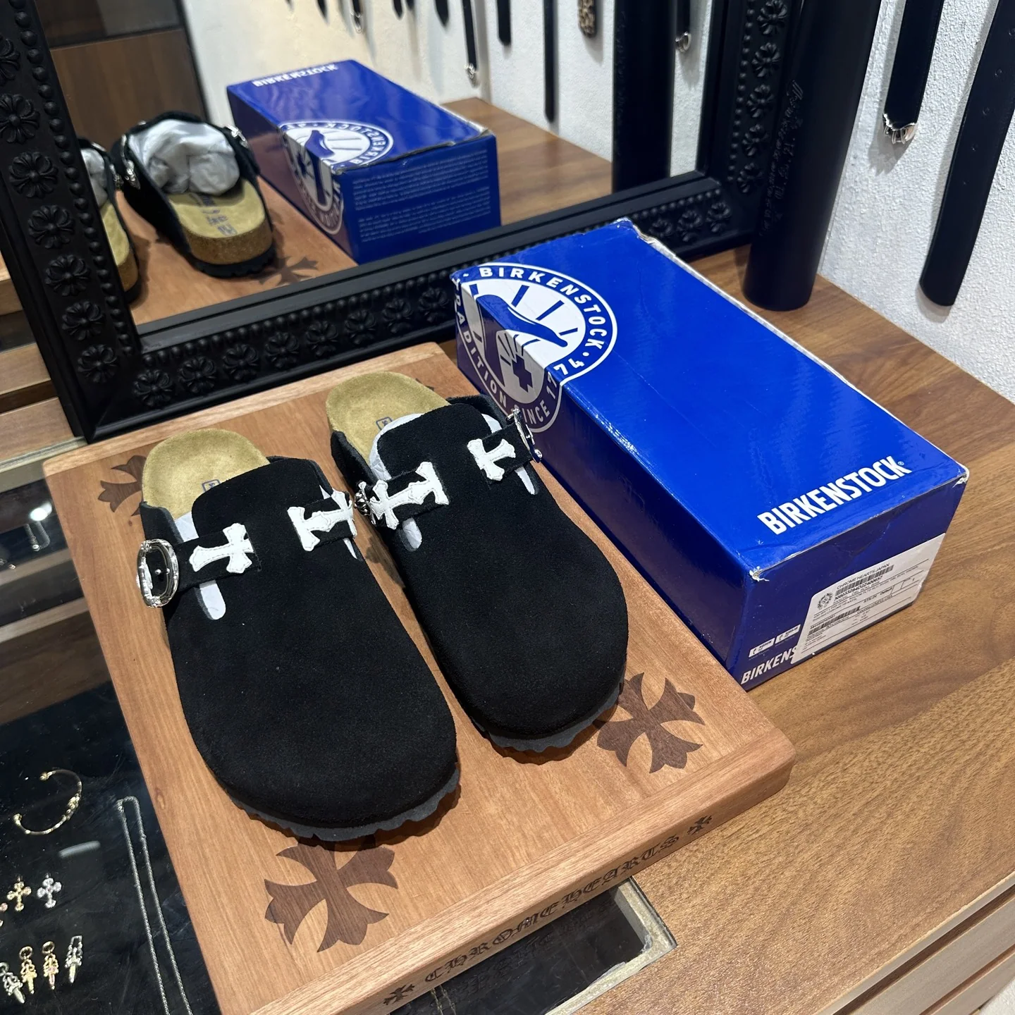 크롬하츠 샌들 블랙 가죽 크로스 스타일 162463