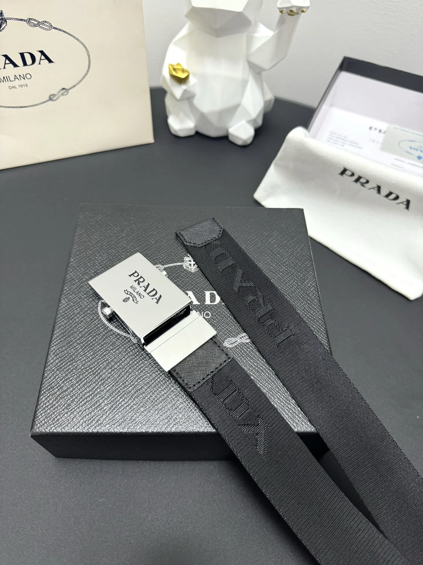 프라다 검정 로고 짜임 벨트 상세 이미지 3