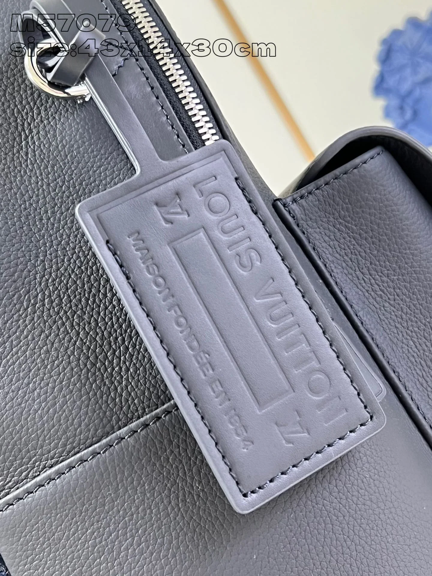 루이비통 M57079 블루 백팩 상세 이미지 4