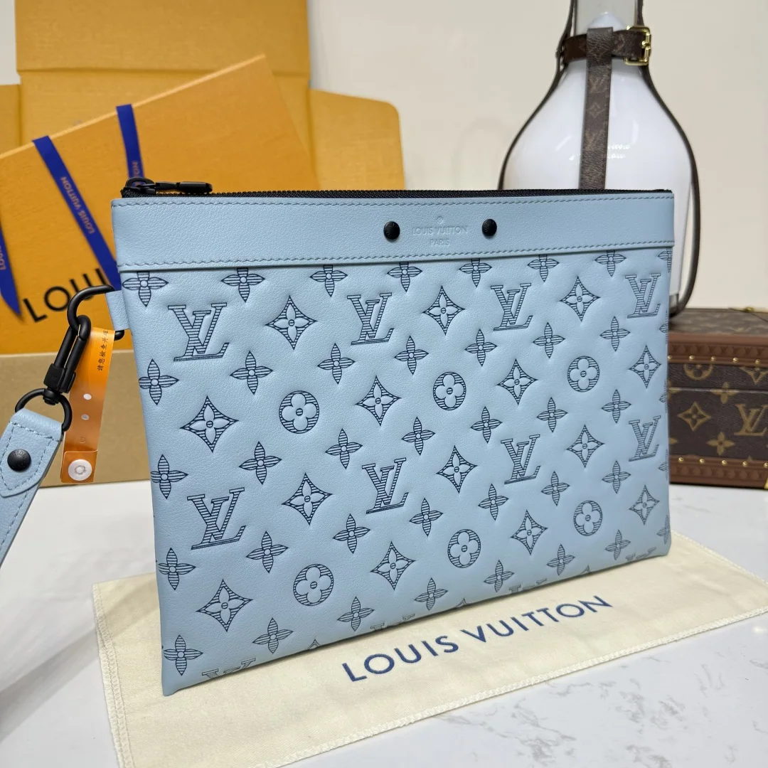 루이비통 모노그램 쉐도우 POCHETTE TO-GO 클러치백 M81570 상세 이미지 3