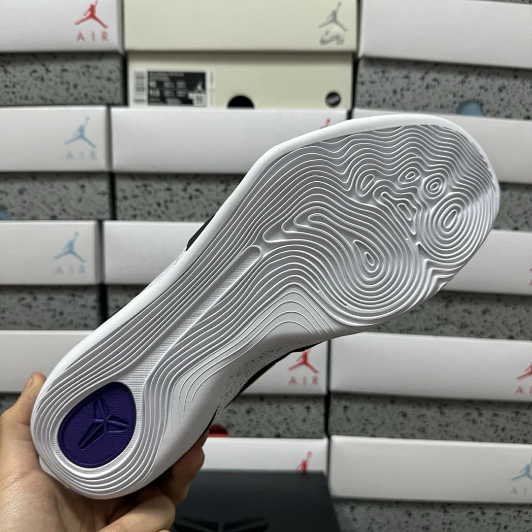 나이키 [GX] 코비 9 EM 로우 프로트로 TB IH1401-002 201391 Nike Kobe 9 EM Low Protro TB Black 상세 이미지 5
