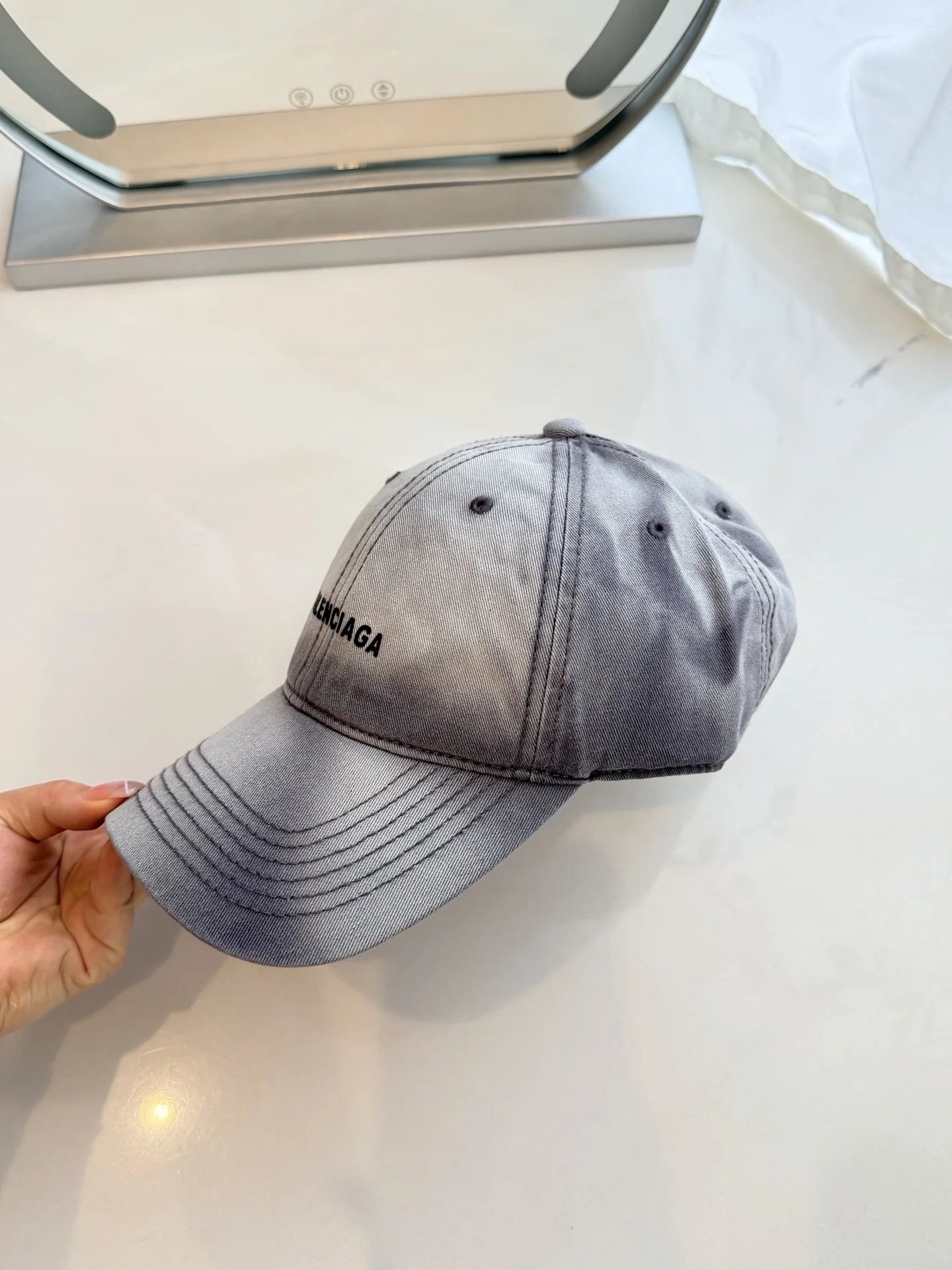 발렌시아가 워시드 데님 베이스볼 캡 상세 이미지 3