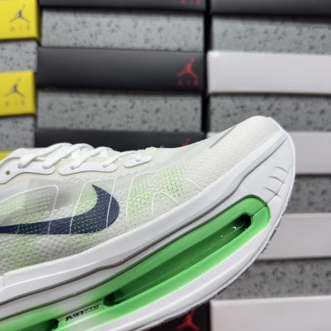 나이키 [5A] 보메로 프리미엄 HQ2050-102 201758 Nike Vomero Premium 상세 이미지 8