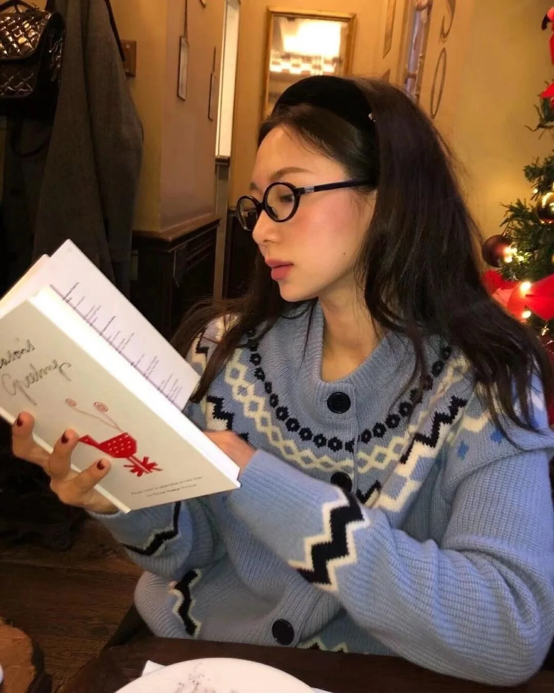 미우미우 벨벳 헤어밴드 상세 이미지 3