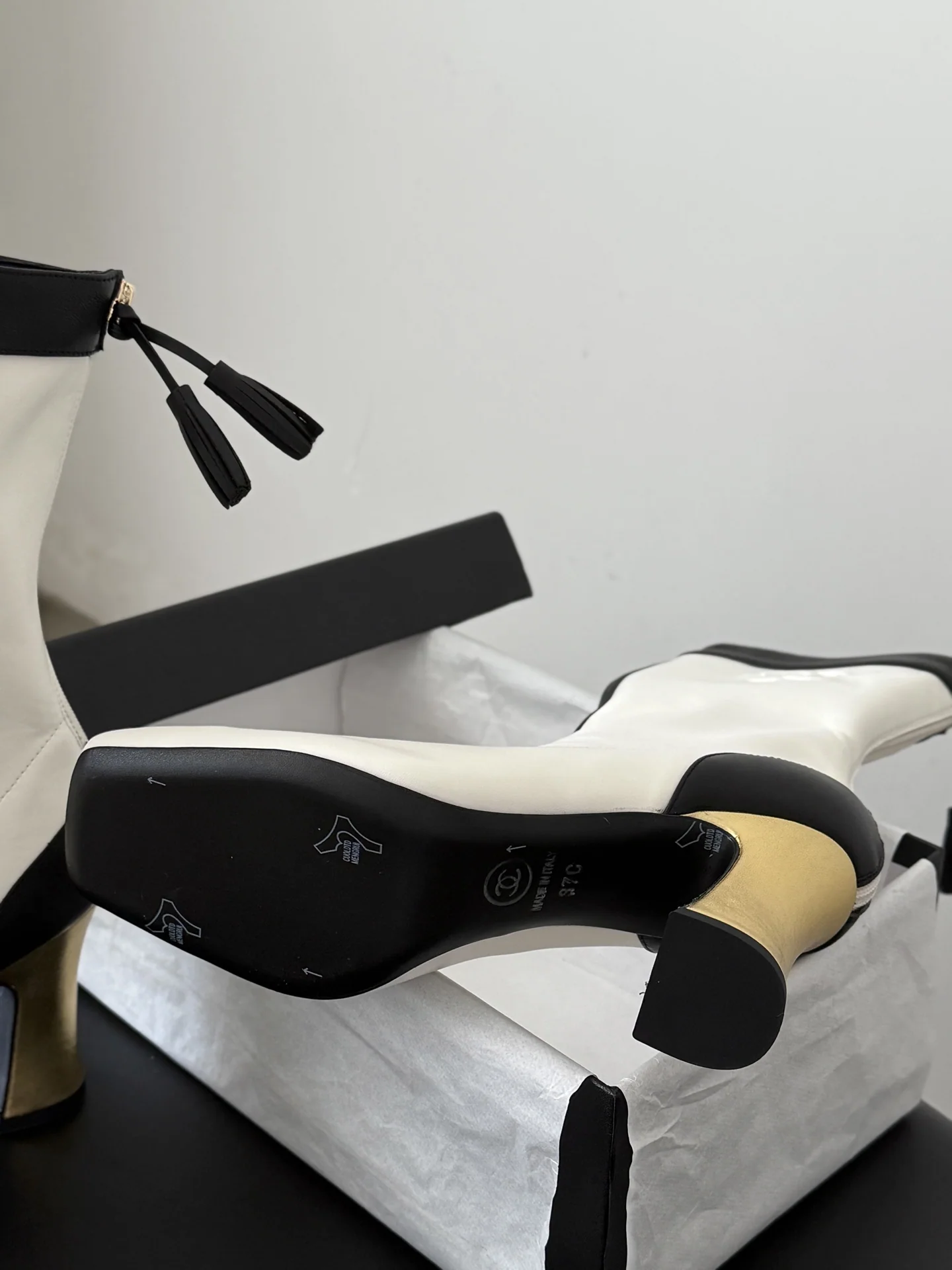 샤넬 메티에다르 더블 C 부츠 상세 이미지 5