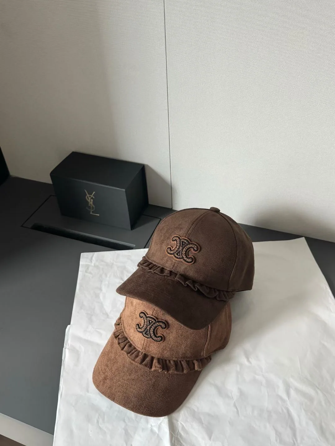 셀린느 스웨이드 베이스볼 캡 상세 이미지 3