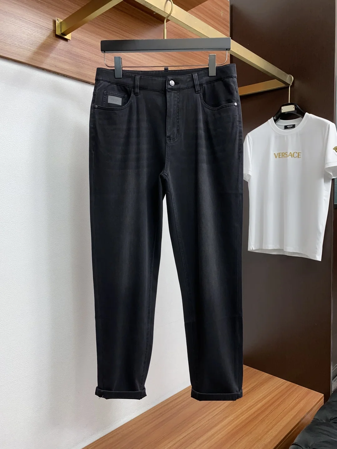 프라다 슬림핏 데님 남성 바지 상세 이미지 2