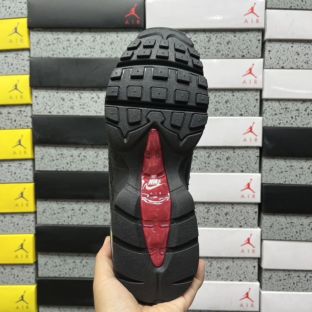 나이키 [GX] 에어 맥스 95 OG HM4743-001 201545 Nike Air Max 95 OG Black 상세 이미지 4