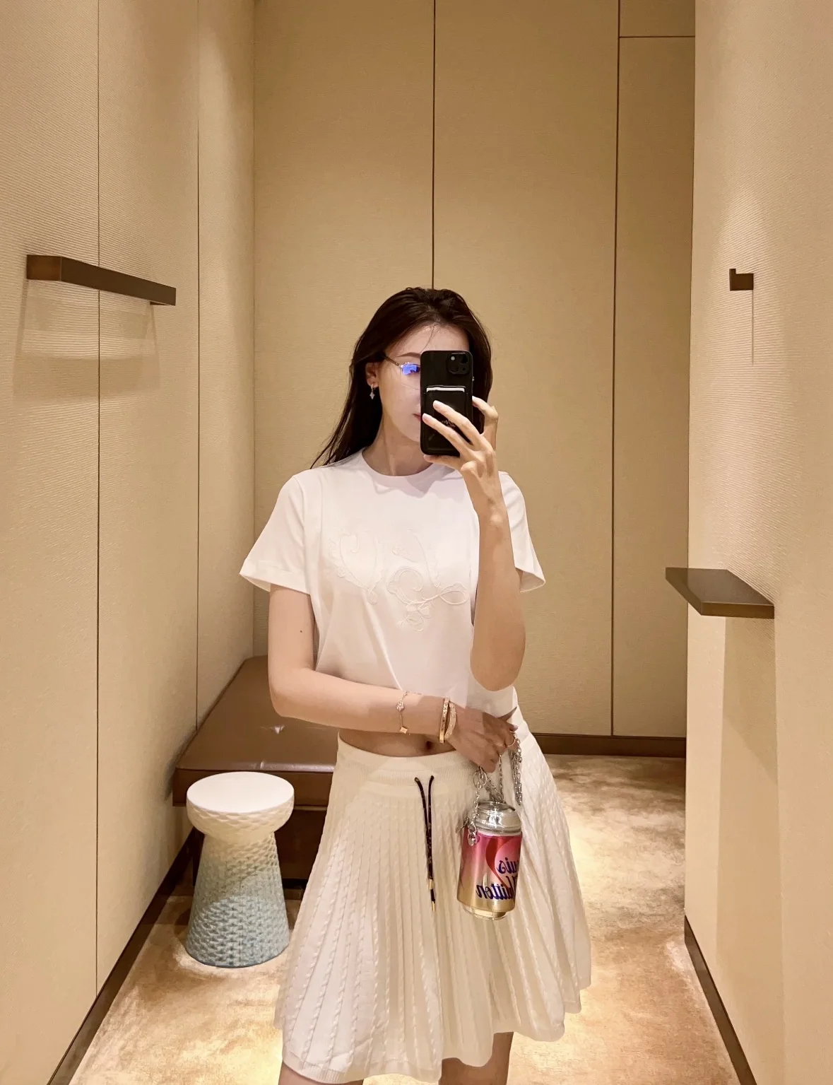 루이비통 자수 크롭 반팔 티셔츠 상세 이미지 5