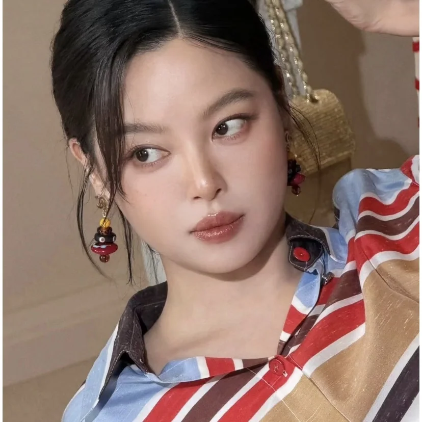 샤넬 더블 C 로고 컬러 유리 비즈 귀걸이 상세 이미지 2