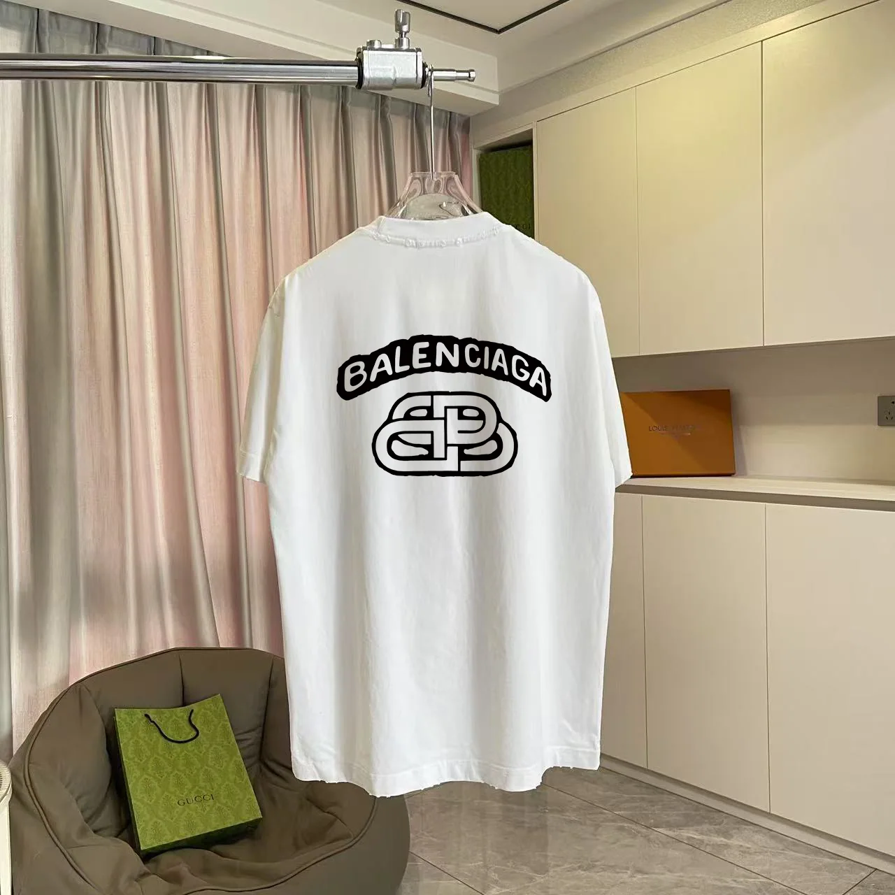 발렌시아가 워시 데미지 로고 반팔 티셔츠 상세 이미지 7