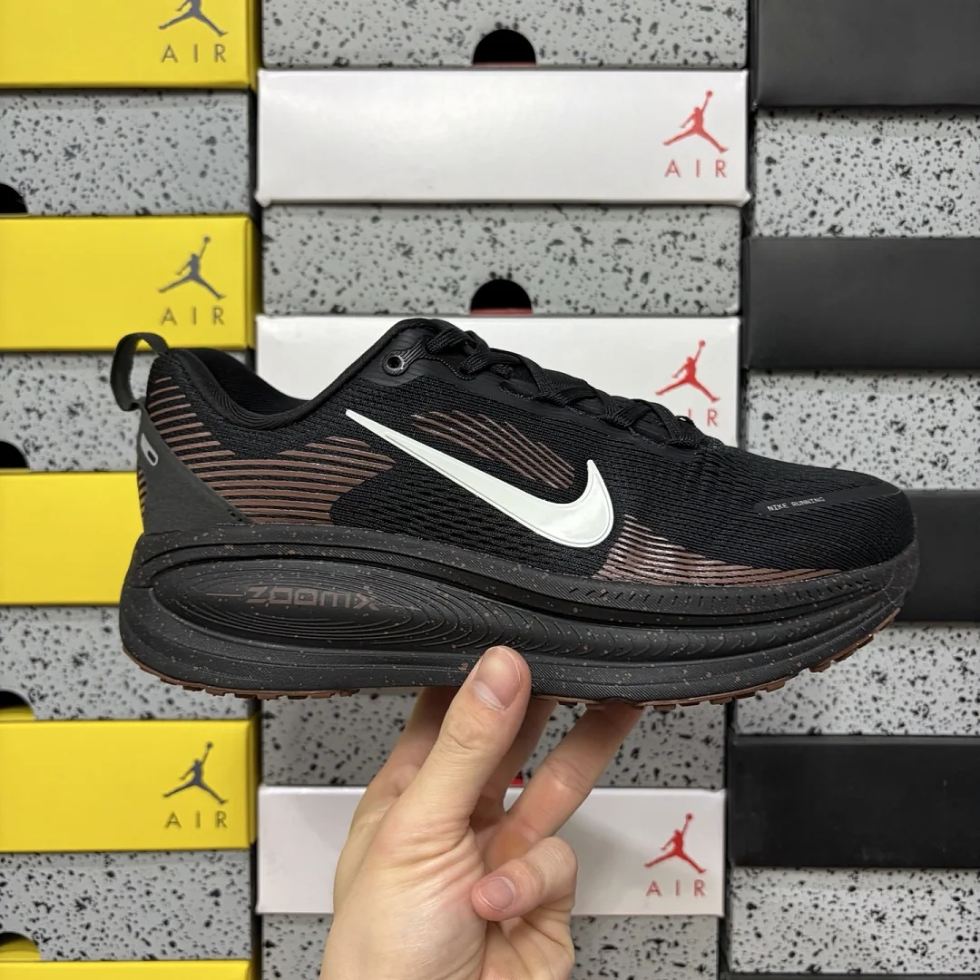 나이키 [GT] 보메로 18 IH4454-001 201773 Nike Vomero 18 Coffee Bean 상세 이미지 4