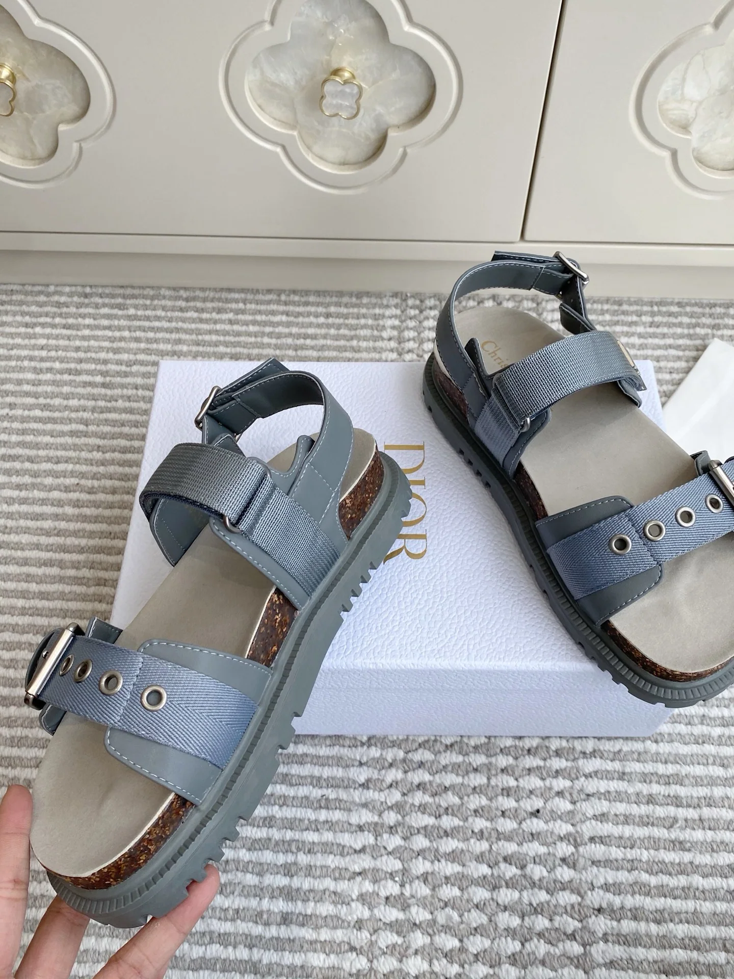 디올 신발 상세 이미지 2