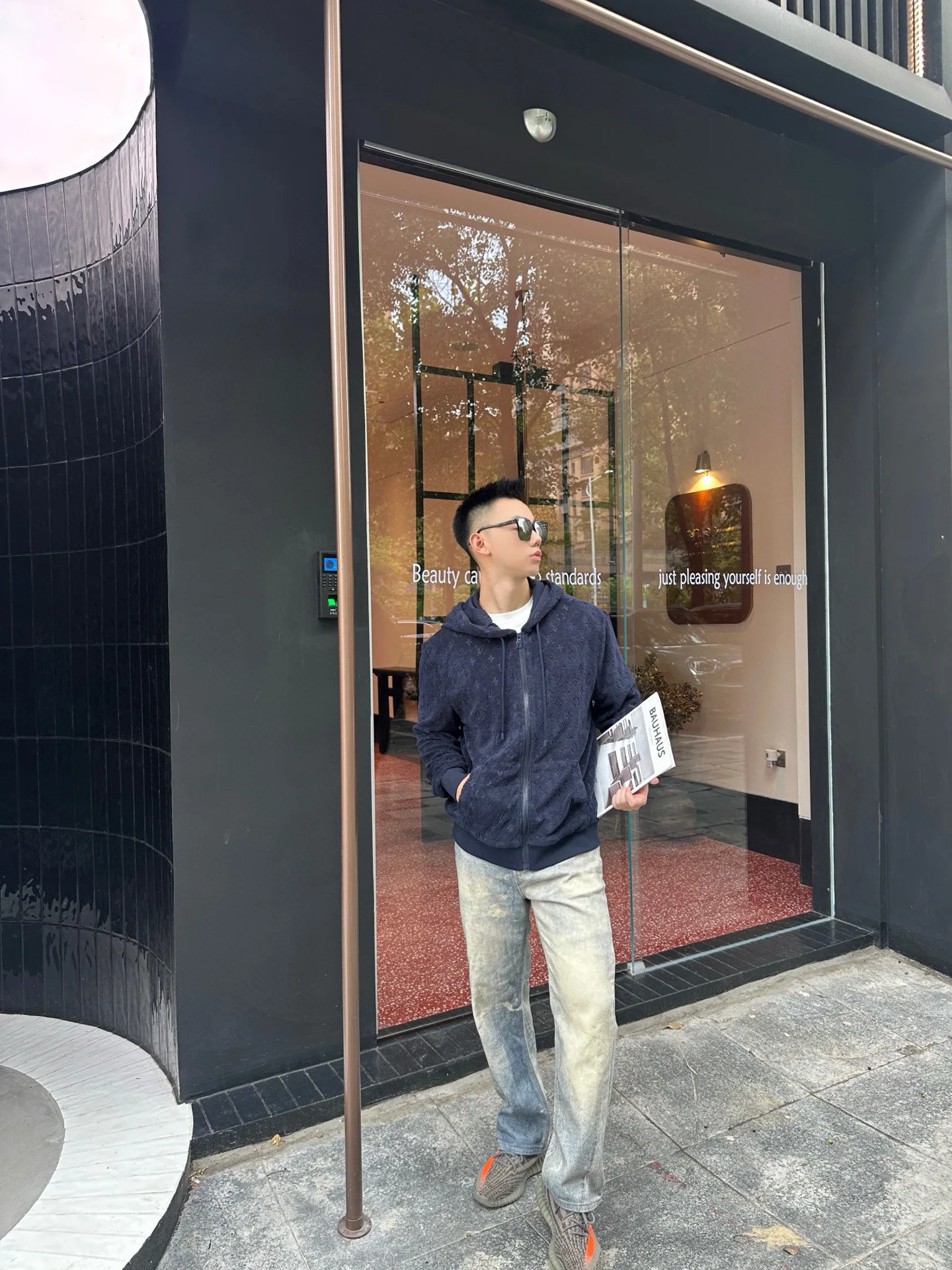 루이비통 테리 크로스 지퍼업 후디 자켓 25SS 상세 이미지 14