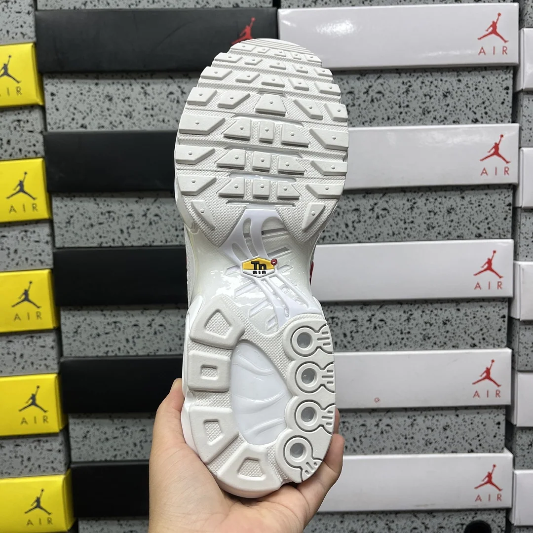 나이키 [DF] 에어 맥스 플러스 DA1472-100 201695 Nike Air Max Plus Supreme White 상세 이미지 6