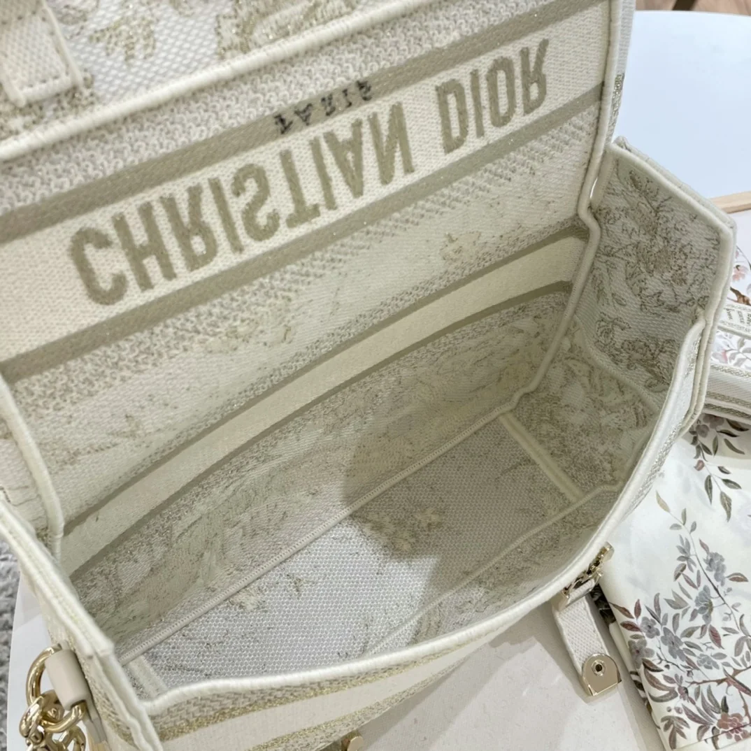 디올 자수 우체부 가방 상세 이미지 5