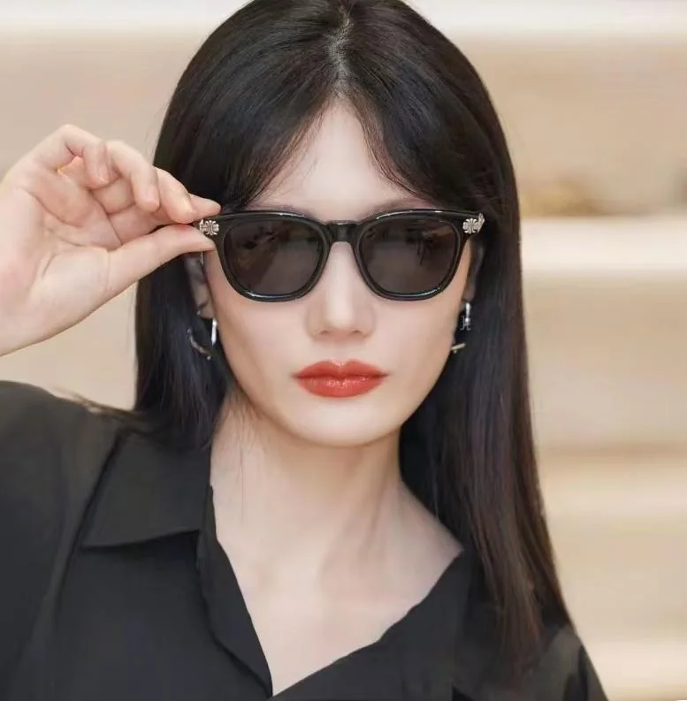 크롬하츠 18 K 도금 크로스 로고 선글라스 상세 이미지 2