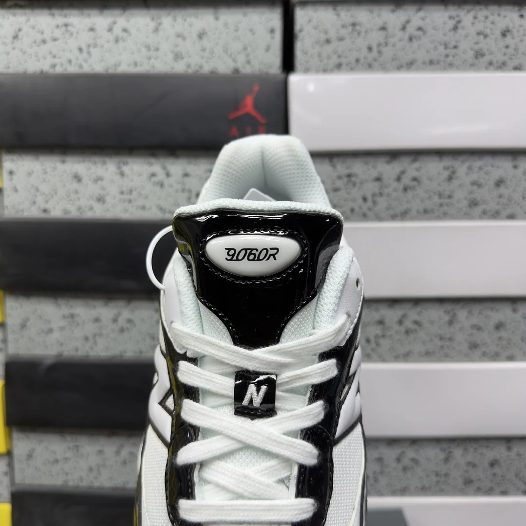 뉴발란스 [C] 9060R U906076M 202250 New Balance 9060R Black White 상세 이미지 5
