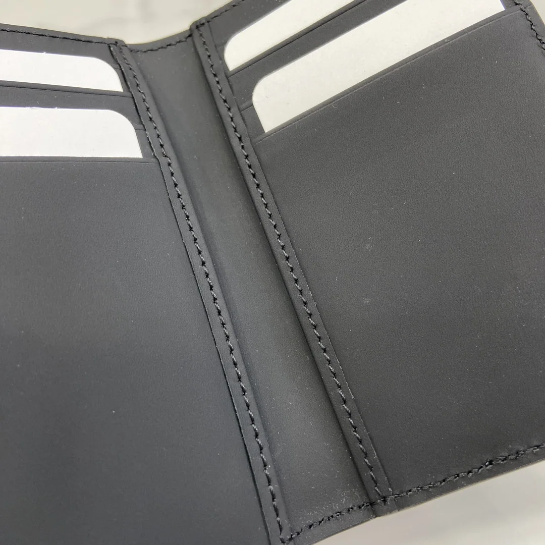 구찌 GG 러버 이펙트 바이폴드 카드 지갑 상세 이미지 9