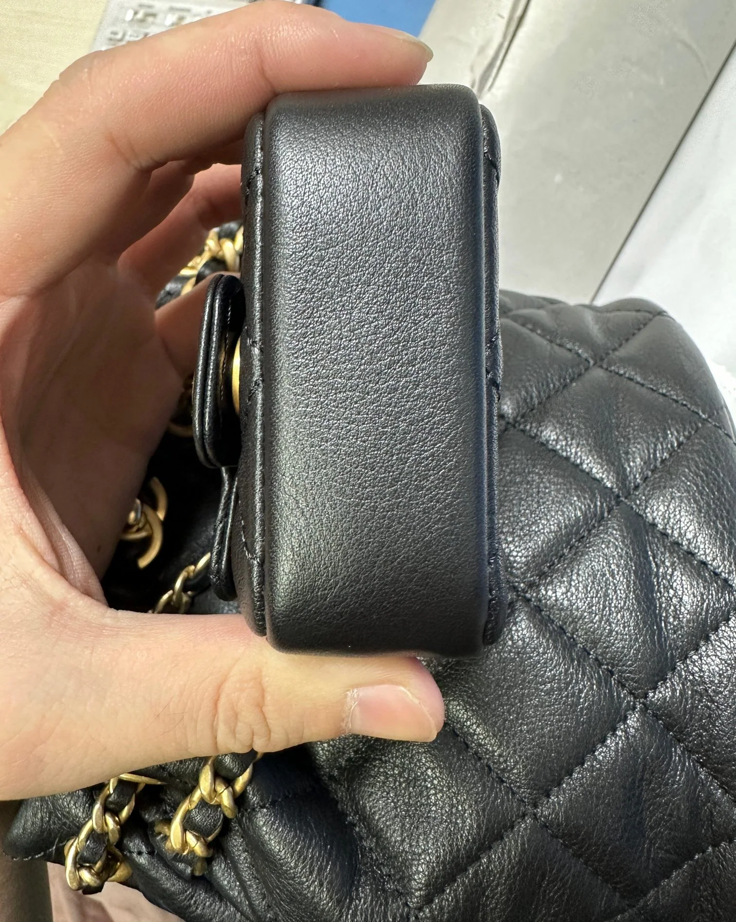 샤넬 텀블드 카프스킨 백팩 상세 이미지 7