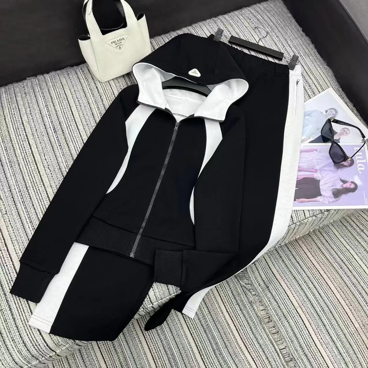프라다 후드 컬러 블록 카디건 자켓 상세 이미지 3