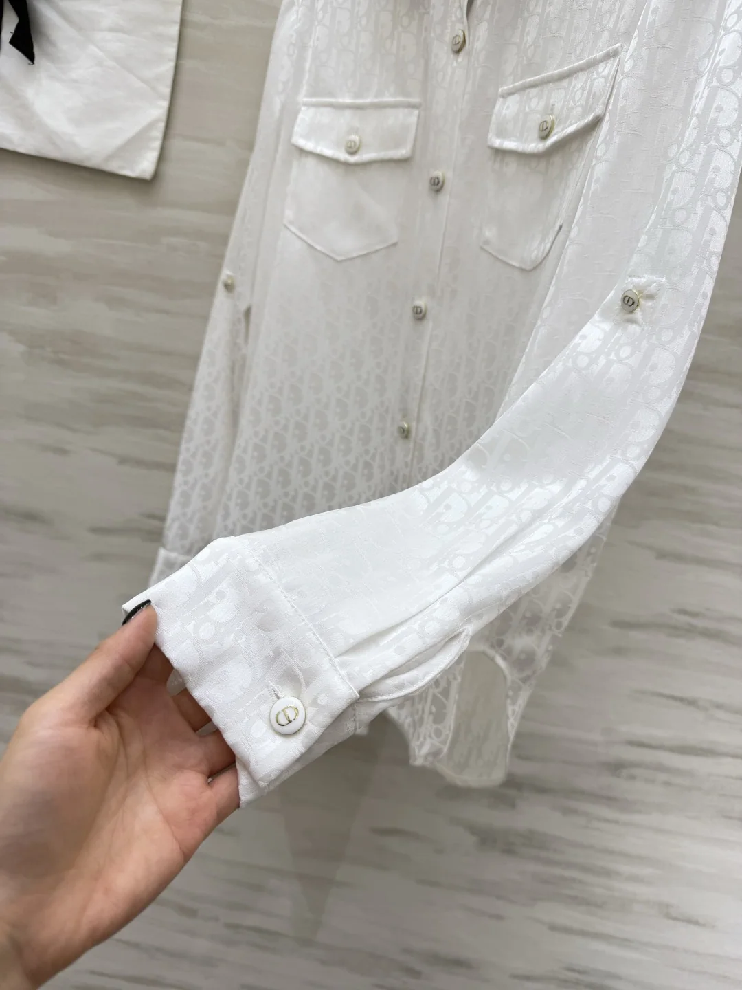 디올 아세테이트 자카드 모노그램 여성 셔츠 상세 이미지 7