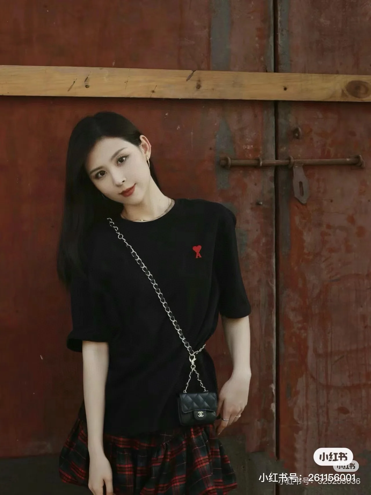 아미 하트 자수 크루넥 여성 반팔 티셔츠 상세 이미지 7