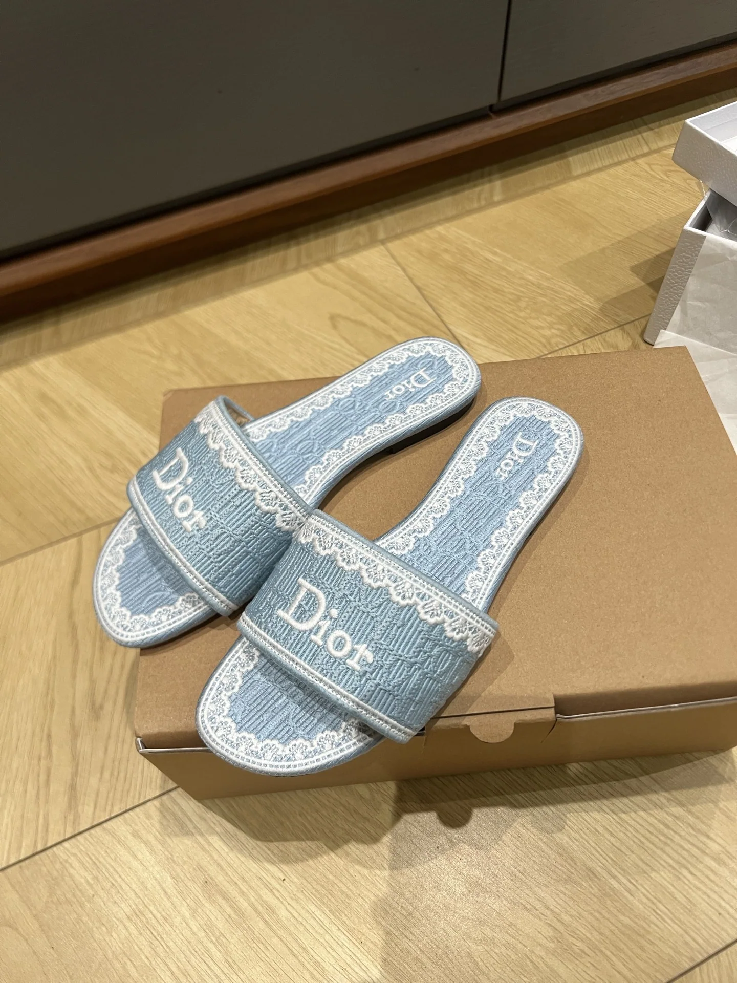 디올 자수 자카드 샌들 상세 이미지 1