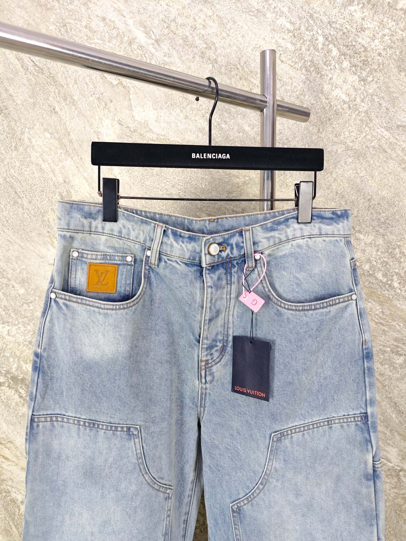 루이비통 데미지 가공 워크 진 바지 상세 이미지 3
