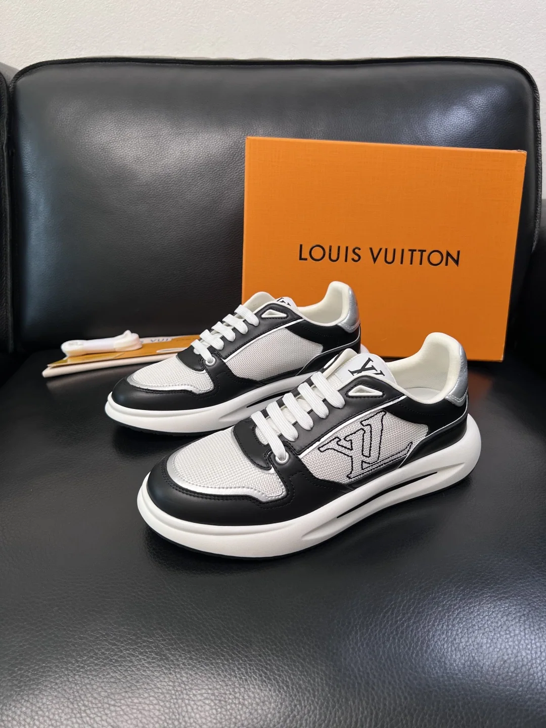 루이비통 이탈리아산 수입 가죽 남성 신발 상세 이미지 2