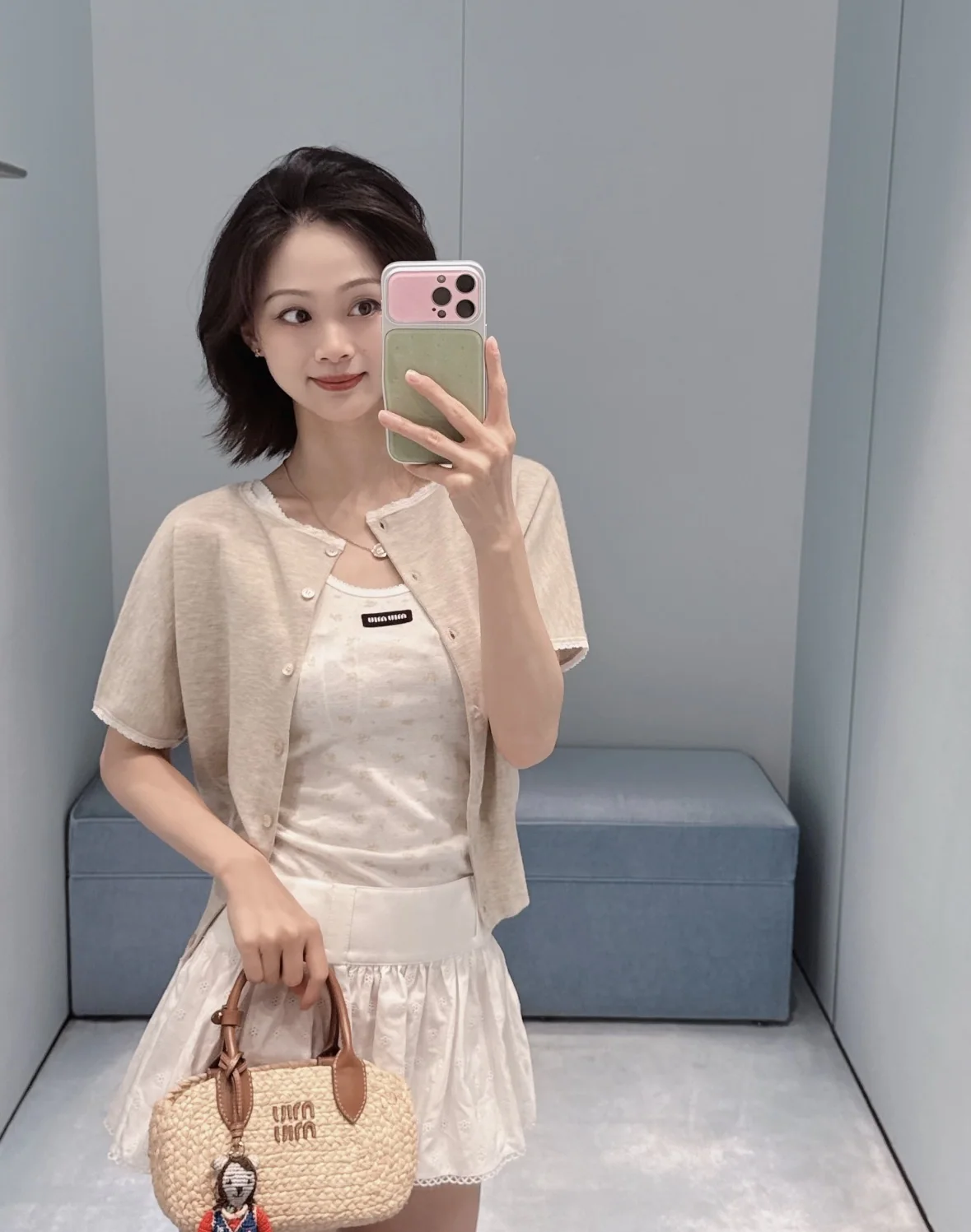 미우미우 화이트 자수 플리츠 미니스커트 상세 이미지 6