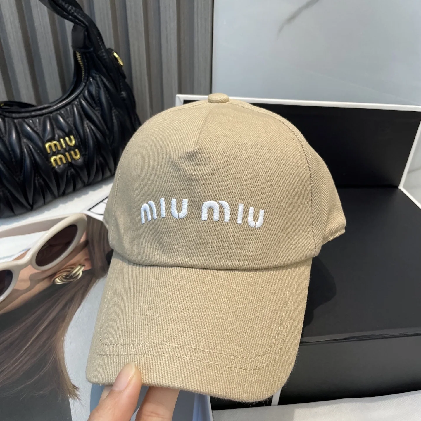미우미우 자수 야구모자 상세 이미지 2