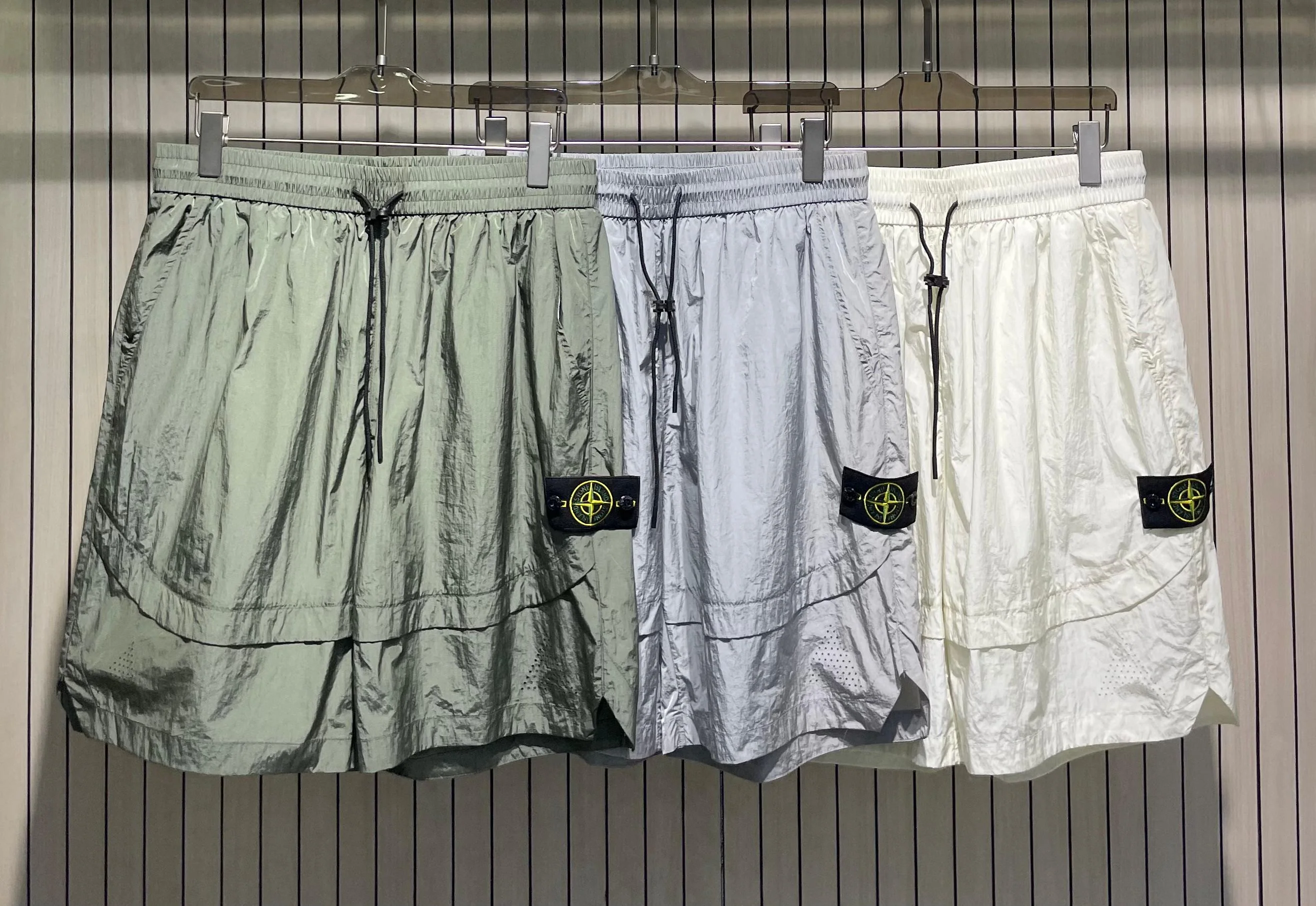 스톤아일랜드 나일론 루즈핏 남성 바지 상세 이미지 1