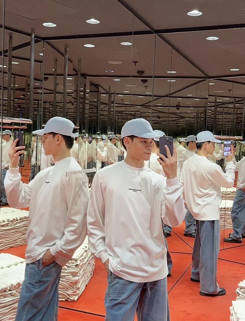 알렉산더왕 스몰로고 3D 프린트 남성 긴팔 티셔츠 상세 이미지 12