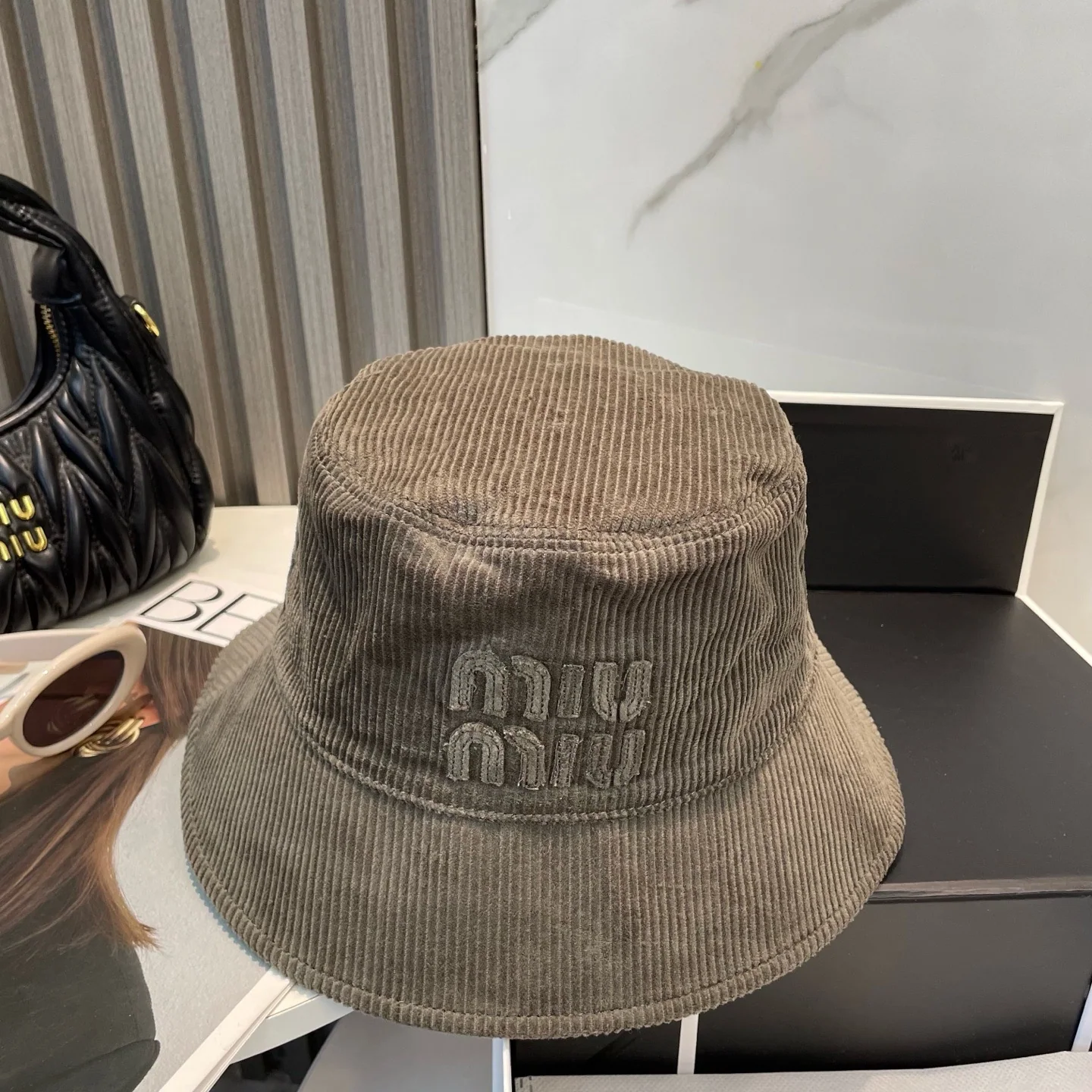 미우미우 모자 81327 Miu Miu Cap 상세 이미지 5