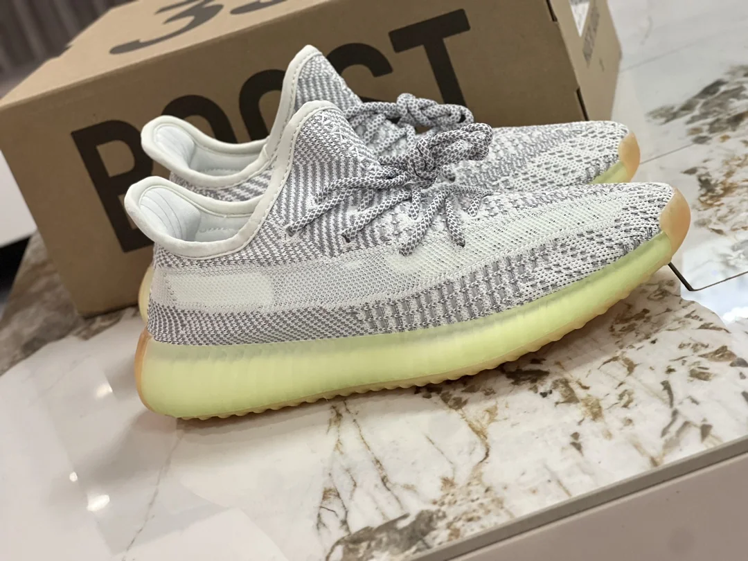 아디다스 YEEZY350 남성 신발 상세 이미지 1
