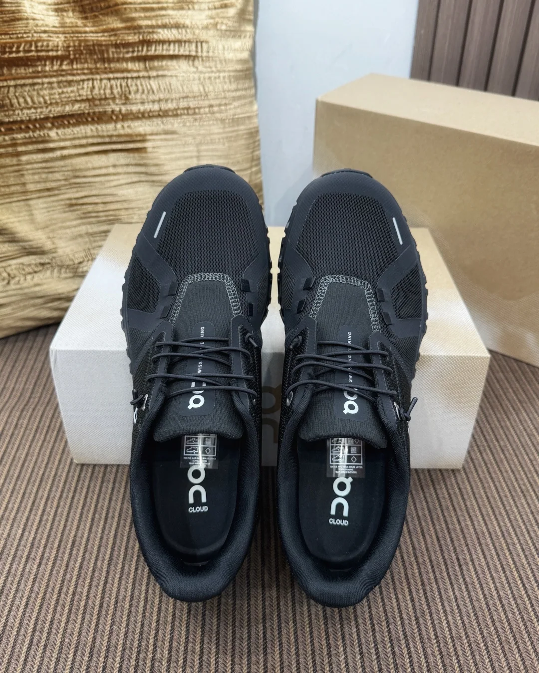 ON Cloud 6 메시 스니커즈 상세 이미지 1