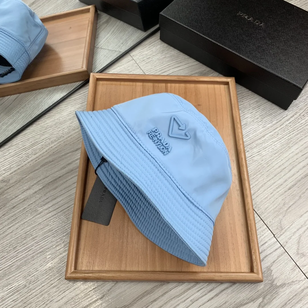 프라다 양면 삼각 로고 버킷 햇 모자 상세 이미지 2