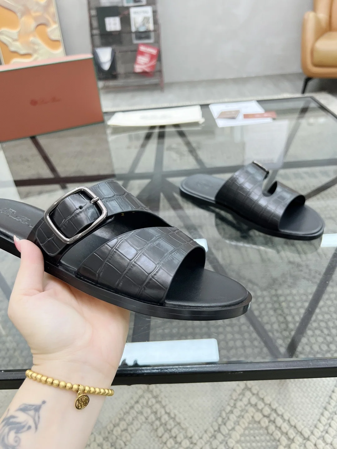 로로피아나 이탈리안 소가죽 슬리퍼 상세 이미지 6