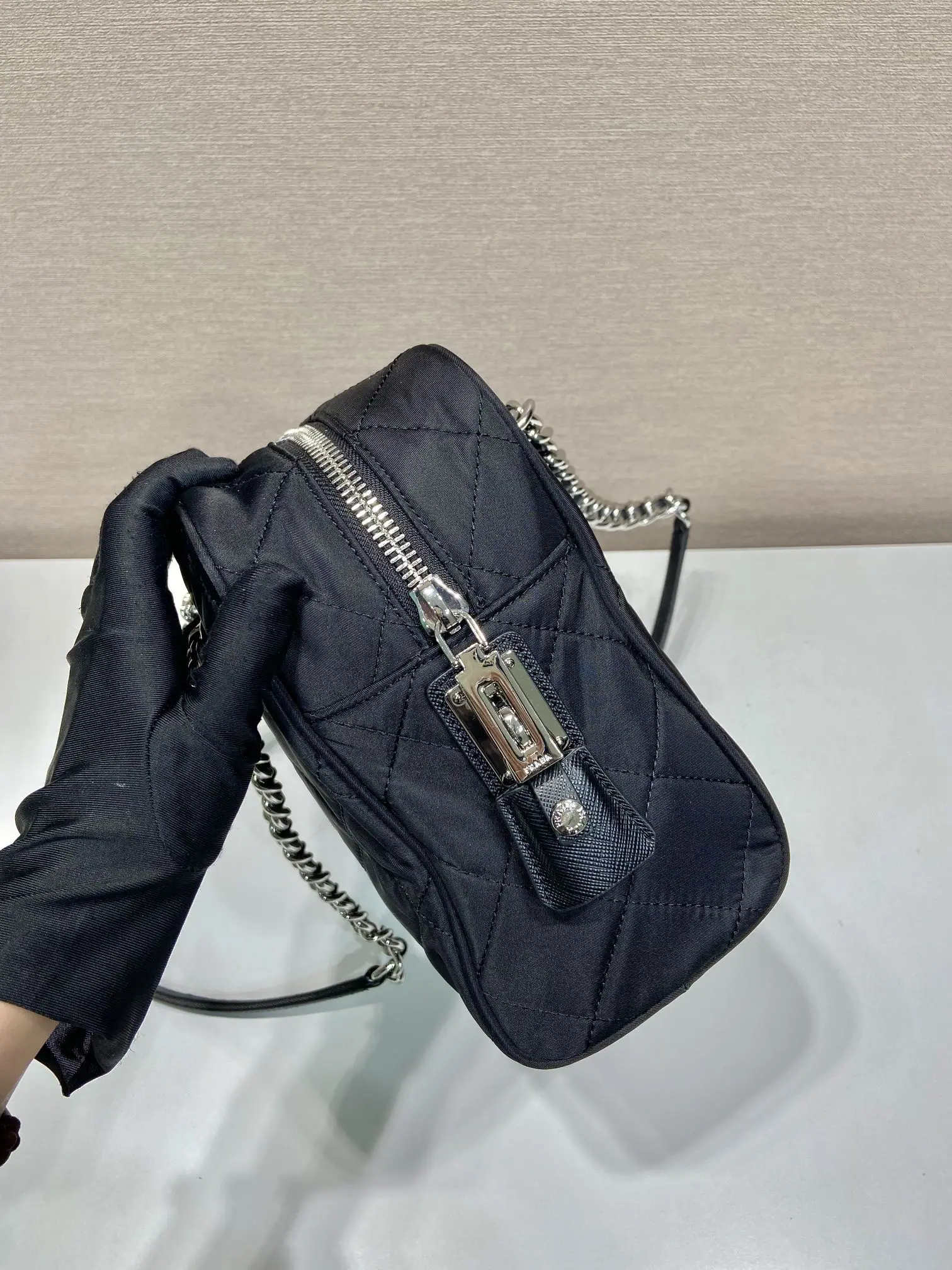 프라다 나일론 카메라백 1BD641 상세 이미지 7