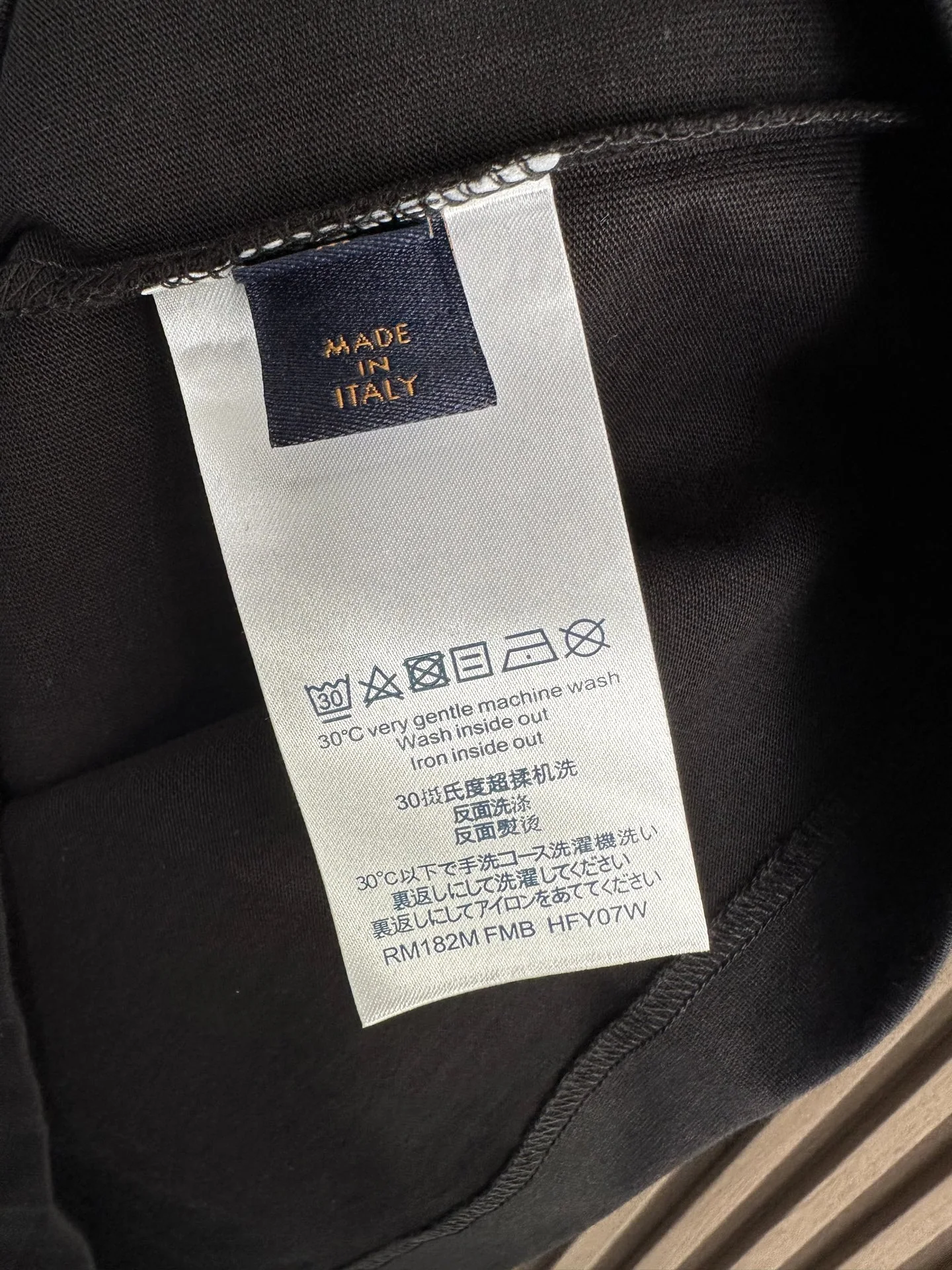 루이비통 남성 라운드넥 반팔 티셔츠 상세 이미지 9