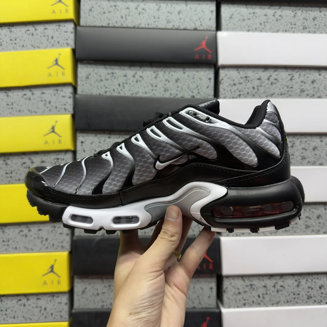 나이키 [BD] 에어 맥스 플러스 DM0032-003 201855 Nike Air Max Plus Black Silver White 상세 이미지 9