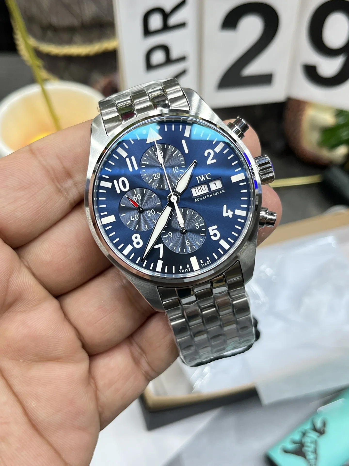 IWC 파일럿 크로노그래프 시계 자동 무브먼트 상세 이미지 3