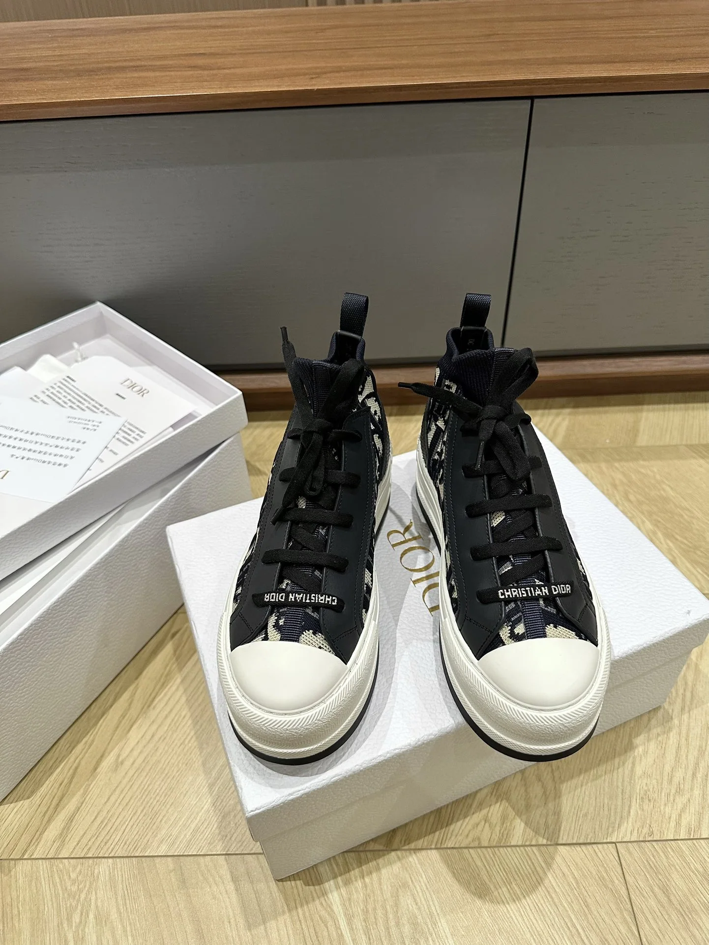 디올 캐주얼 하이탑 신발 8778 상세 이미지 2