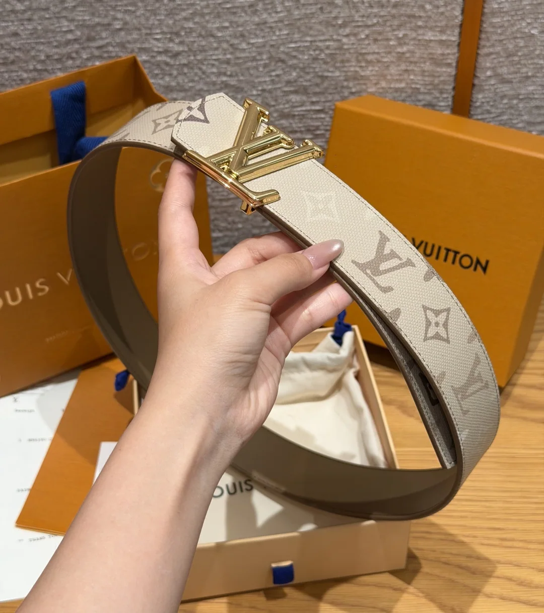 루이비통 디멘션 40mm 리버시블 벨트 상세 이미지 4