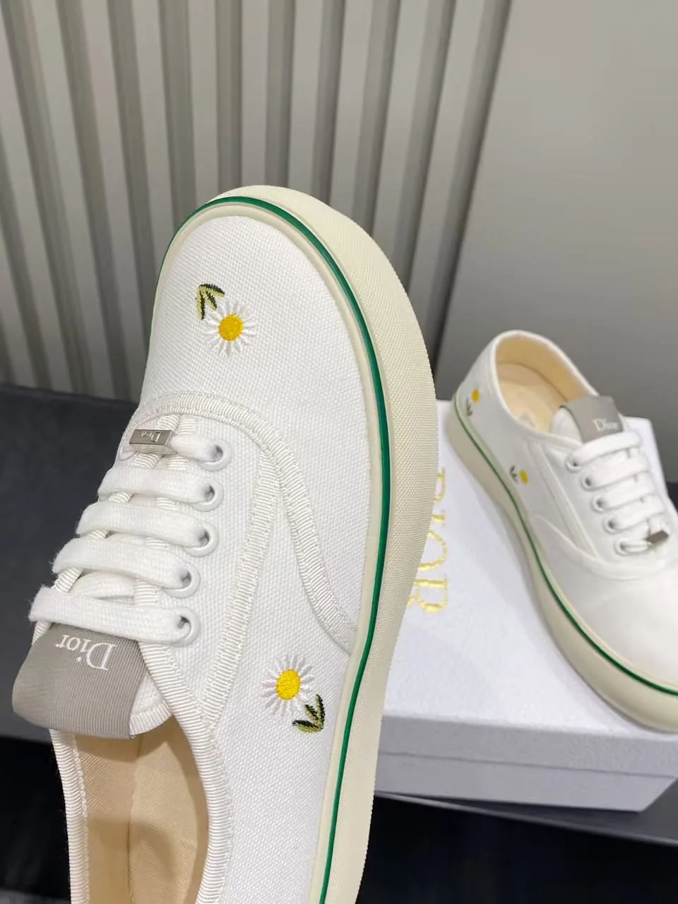 디올 네 잎 클로버 자수 캔버스 슈즈 신발 상세 이미지 6
