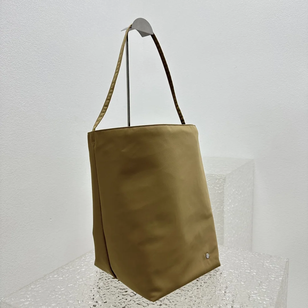 더로우 나일론 토트 버킷백 상세 이미지 3